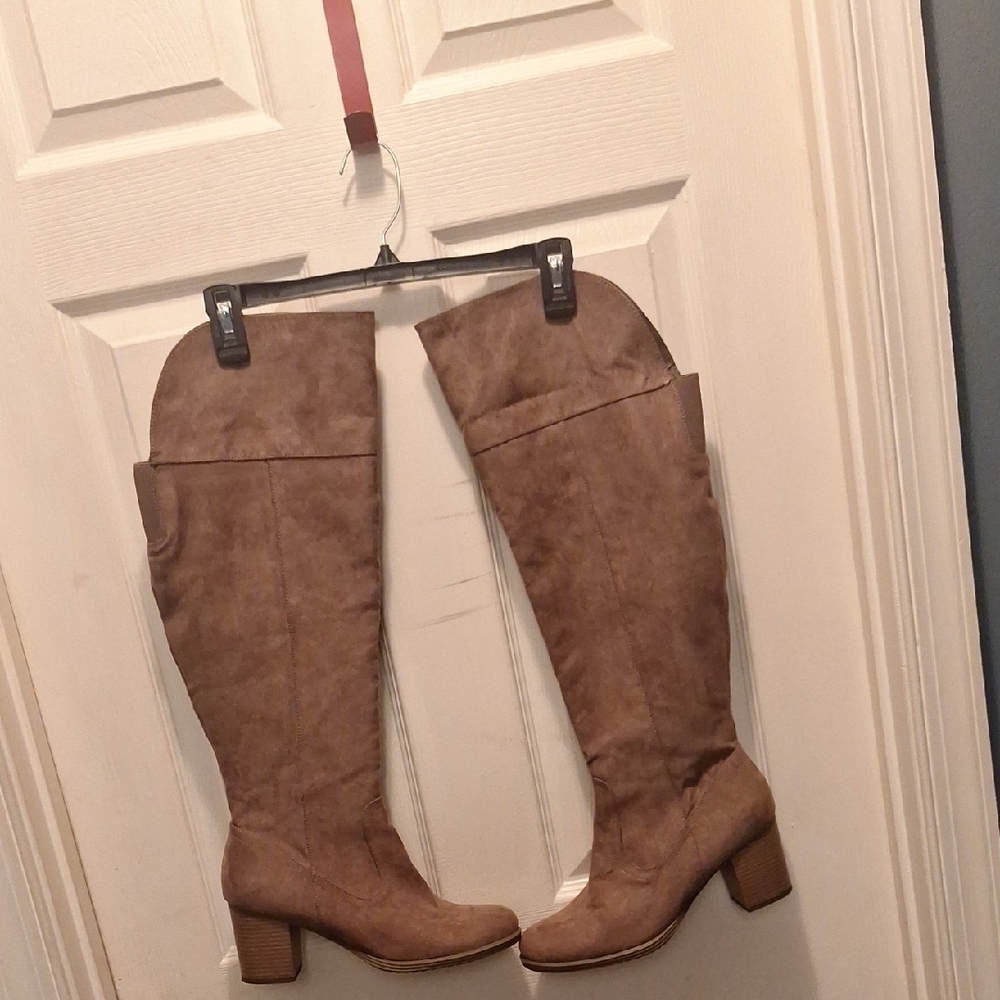 Ana Brown Knee-High Suede Boots**